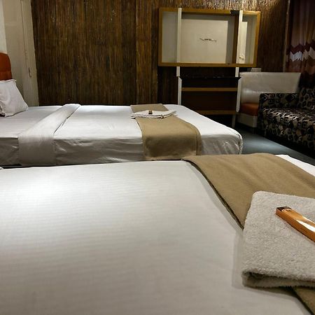 Hotel Empire Udždžain Exteriér fotografie