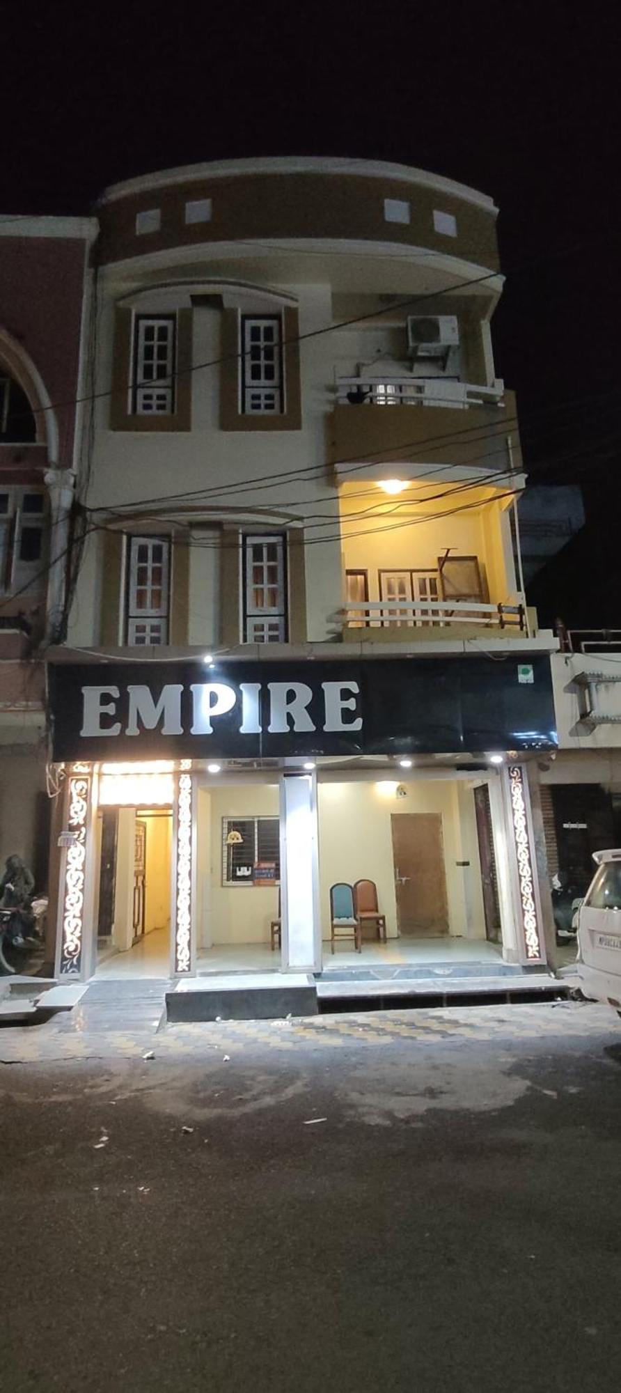 Hotel Empire Udždžain Exteriér fotografie